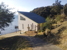 2階建て　海岸沿いの別荘